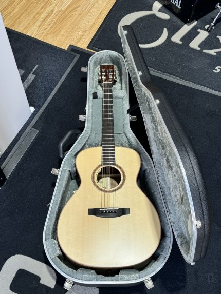 LAKEWOOD M-18 Custom Shop Electro Acoustic Guitar